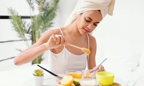 Honey-Avocado-Facial