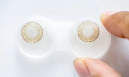 How to Choose the Right Colored Contact Lenses
