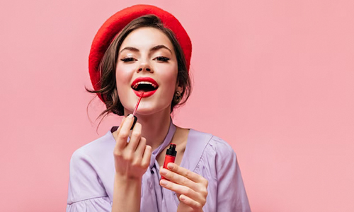 How Can I Keep My Lipstick from Bleeding?