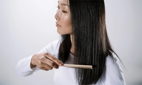 Benefits-of-Brushing-Your-Hair