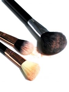 Unclean makeup brush is harmful