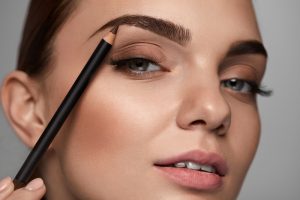 thick and healthy eyebrows