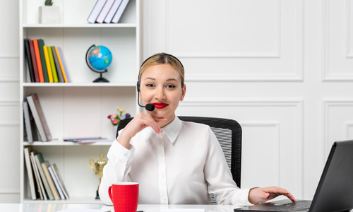 Woman-with-soft-lips-at-office