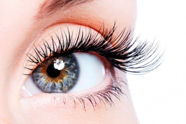 Avoid mascara and uses eyelashes