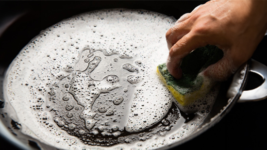 How to clean a greasy pan