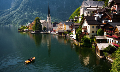 Hallstatt---A-Town-in-Upper-Austria