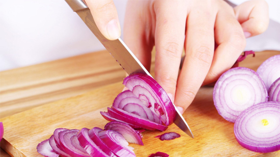 How to cut onions without watery eyes