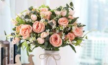 Using seasonal flowers for decor