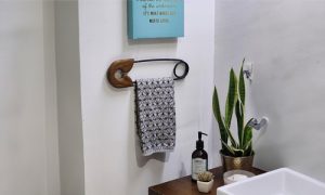 DIY Napkin Holder Using a Safety Pin