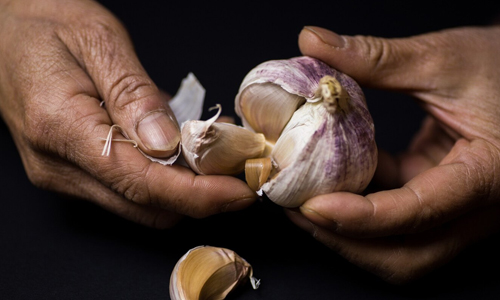 Side-Effects-of-Eating-Raw-Garlic