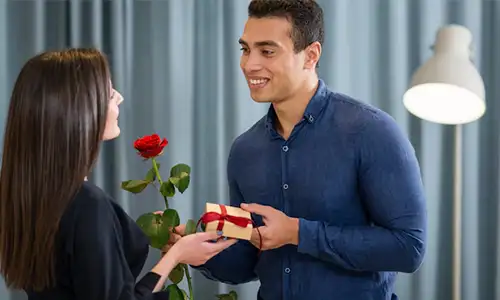 Valentine’s Day Gifts a Woman Can Give a Man
